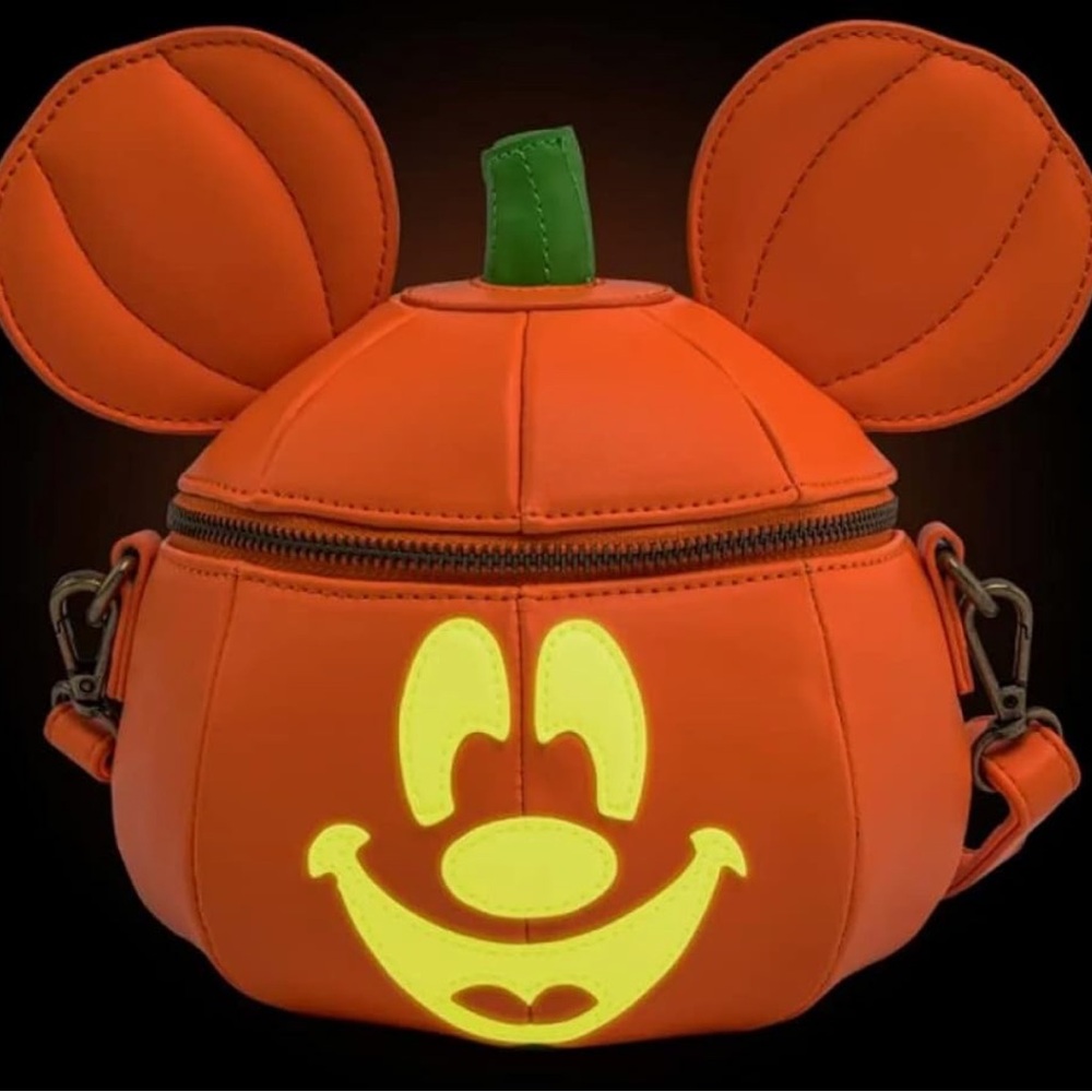 LOUNGEFLY - MICKEY O LANTERN - Picture 3 of 4